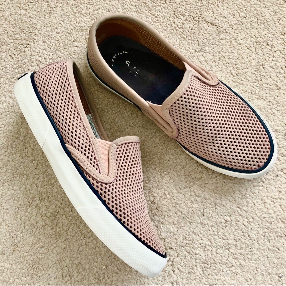 Sperry Blush Perforated Seaside Sneakers - Sz 6.5